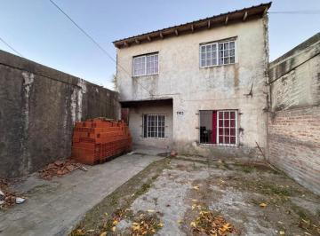 Casa · 153m² · 5 Ambientes · 1 Cochera · Casa 5 Ambientes Venta San Vicente Mas Local en Av