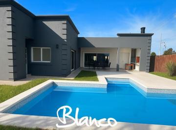 Casa · 150m² · 6 Ambientes · 3 Cocheras · Casa en Venta en San Pablo, Pilar, G. B. a. Zona Norte