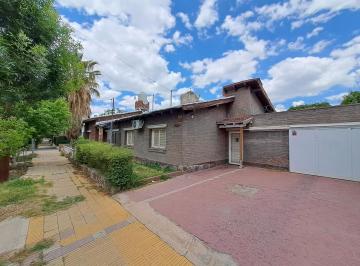 Casa · 123m² · 4 Ambientes · 1 Cochera · Casa en Venta - Apta Credito - 2 Dorm. - Dorrego