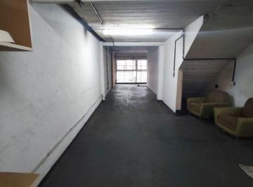 Bodega-Galpón · 325m² · 3 Ambientes · 2 Cocheras · Bodega - Galpon con 325 m² en Alquiler en San Justo