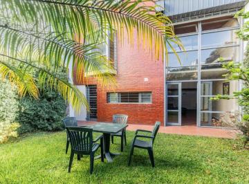 Casa · 237m² · 6 Ambientes · 1 Cochera · Venta Casa 6 Amb Parque Chacabuco Jardin y Terraza