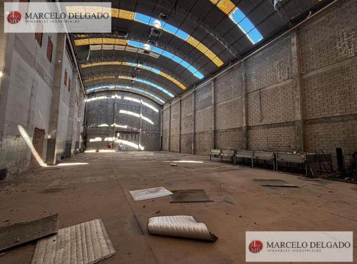 Bodega-Galpón · 745m²