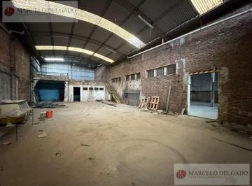Depósito · 600m² · Depósito Sobre Av de 250 m² + 250 m² de Entrepiso Metalico con Ofic. y Vest.