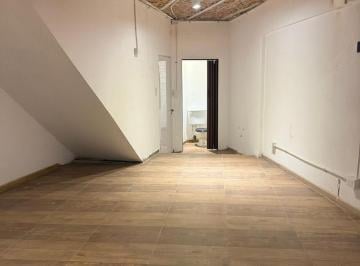 Oficina comercial , Pompeya · Moderna Oficina en Pompeya con Diseño Industrial y Baño Privado