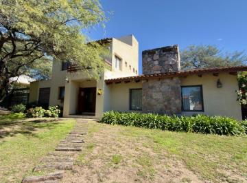 Casa de 12 ambientes, La Calera · Venta – Casa de 4 Dorm. en Exclusivo Barrio de Villa Warcalde
