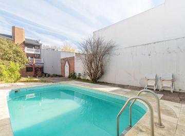 Casa · 501m² · 7 Ambientes · 2 Cocheras · Venta de Casa Lote Propio en Flores Sur