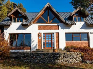 Casa · 109m² · 5 Ambientes · 1 Cochera · Casa Alquiler