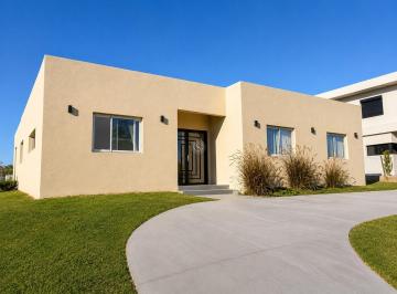 Casa · 180m² · 5 Ambientes · 1 Cochera · Casa en Venta en San Sebastian, Escobar, G. B. a. Zona Norte