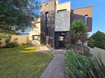 Casa de 6 ambientes, Villa Carlos Paz · Una Casa de Revista! en Venta, en Villa Carlos Paz, Villa del Lago, Magnífica, Tremenda Vista.
