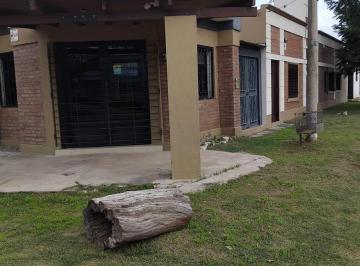Casa · 240m² · 3 Ambientes · Casa en Venta - 2 Dorm. 1 Baño - Local - Río Tercero