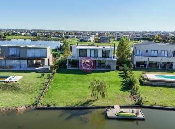 Casa · 170m² · 4 Ambientes · 1 Cochera · Casa en Alquiler en San Sebastian, Escobar, G. B. a. Zona Norte