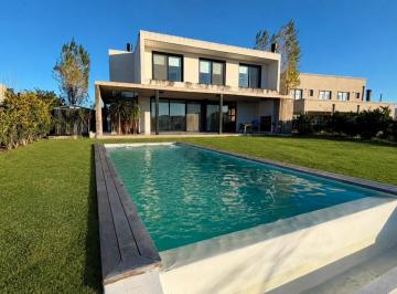 Casa · 170m² · 4 Ambientes · 1 Cochera · Casa en Alquiler en San Sebastian, Escobar, G. B. a. Zona Norte
