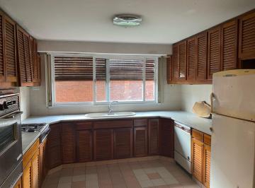 Casa · 134m² · 4 Ambientes · 3 Cocheras · Casa 4 Amb Cómoda y Luminosa + Patio C/cochera y Parrilla | Ubicación Buscada en Haedo