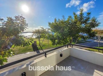 Casa · 230m² · 6 Ambientes · 1 Cochera · Casa en Alquiler de 6 Ambientes en Vistas Puertos
