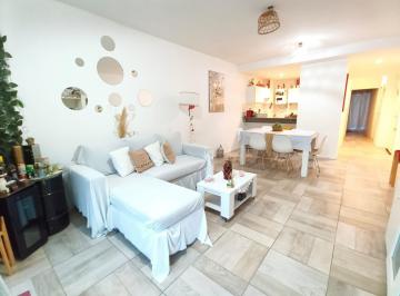 Departamento · 66m² · 3 Ambientes · 1 Cochera · Departamento de 3 Ambientes Al Frente con Cochera