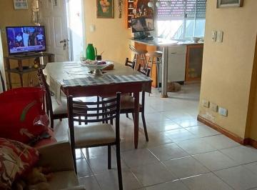 Casa · 241m² · 4 Ambientes · 1 Cochera · Venta Casa en Excelente Ubicacion en Villa Madero