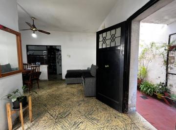 Casa · 90m² · 4 Ambientes · Cafferata y San Juan · Pasillo · Venta · 2 Dorm.