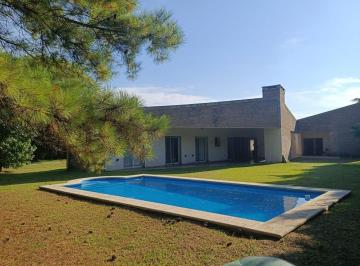 Casa · 315m² · 3 Ambientes · 2 Cocheras · Venta Ó Alquiler - Casa 3 Habitaciones en Solares del Carcarañá
