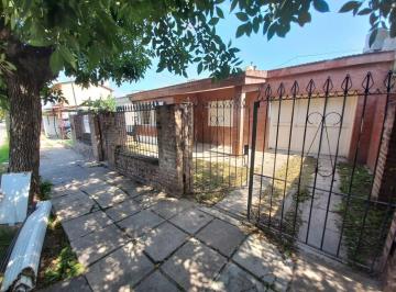 Casa · 152m² · 5 Ambientes · 1 Cochera · ¡Alquiler en Zona Norte! Casa de 2 Dorm. en Planta Baja con Garage y Patio – Bº Brigadier San