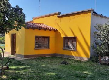 Casa · 45000m² · 1 Cochera · Casa en Villa Atuel