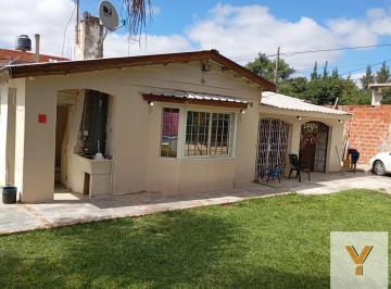 Casa · 200m² · 6 Ambientes · Casa en Venta - 4 Dorm. 3 Baños - 9 de Abril