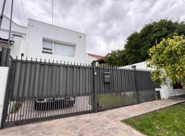 Casa · 204m² · 4 Ambientes · 2 Cocheras · Casa - Mar del Plata