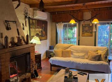 Casa · 140m² · 5 Ambientes · 1 Cochera · Casa en Venta - 4 Dorm. 2 Baños - 180 m² - Chivilcoy