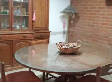 Casa · 140m² · 4 Ambientes · Casa Venta Remedios de Escalada Apto Credito