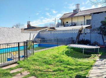 Terreno · 197m² · Venta Lote de Terreno 440 m² con Quincho y Pileta
