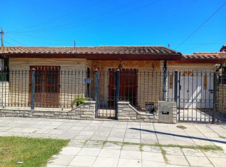 Casa · 150m² · 4 Ambientes · 1 Cochera