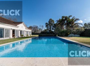 Casa · 600m² · 9 Ambientes · 2 Cocheras · Casa Quinta 9 Ambientes en Venta con Jardín y Pileta en Barrio Parque El Trébol, Ezeiza