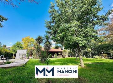 Quinta vacacional · 220m² · 5 Ambientes · Quinta en Barrio Parque El Trébol