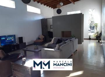 Quinta vacacional · 200m² · 4 Ambientes · Quinta en Barrio Parque El Trébol