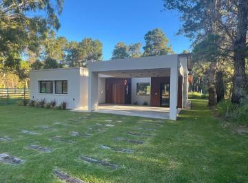 Casa · 186m² · 4 Ambientes · 1 Cochera · Venta de Casa en Villarobles. a Estrenar