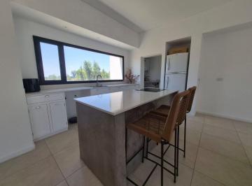 Casa · 128m² · 4 Ambientes · 1 Cochera · Venta Casa 4 Ambientes Espinillo Golf Club