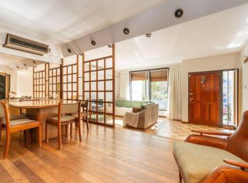 Casa · 163m² · 5 Ambientes · Venta Casa Parque Chas C/cochera, Balcón y Terraza