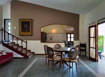 Casa · 292m² · 7 Ambientes · 3 Cocheras · Casa 4 Dorm Pileta Villa del Dique Embalsina Lago