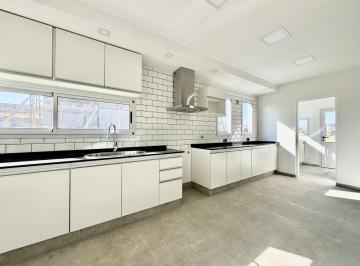 Casa · 171m² · 4 Ambientes · 3 Cocheras · Casa en Venta en San Lucas Canning San Vicente