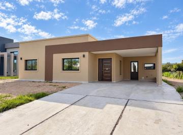 Casa · 171m² · 4 Ambientes · 3 Cocheras · Casa en Venta en San Lucas Canning San Vicente