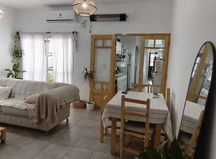 Casa · 76m² · 4 Ambientes · 1 Cochera