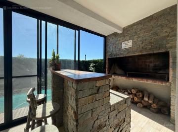 Casa · 93m² · 3 Ambientes · 2 Cocheras · Casa a La Venta en San Sebastian
