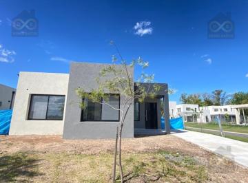 Casa · 115m² · 4 Ambientes · Casa en Venta en San Ramón, Pilar del Este, Pilar