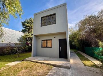 Casa · 79m² · 3 Ambientes · 2 Cocheras · Venta Casa 2 Plantas 3 Amb Pellegrini 2 Villa Rosa