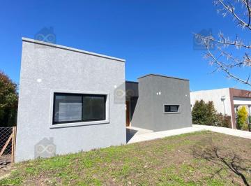 Casa · 123m² · 4 Ambientes · 1 Cochera · Casa en Venta en Santa Elena, Pilar del Este, Pilar