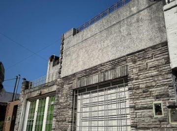Casa de 4 ambientes, Tres de Febrero · Casa + Mono Caseros Centro