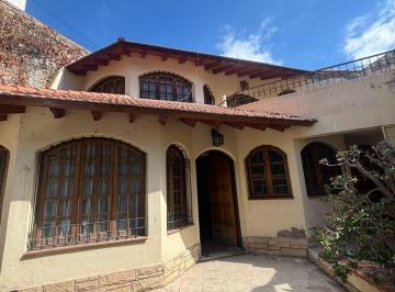 Casa de 4 ambientes, Ciudad de Mendoza · Casa en Venta en 5ta Sección