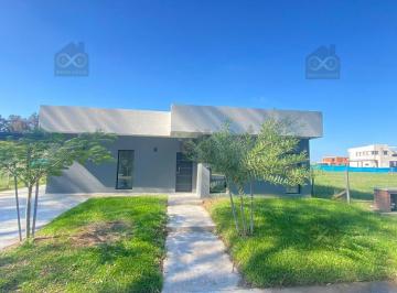Casa · 160m² · 4 Ambientes · 1 Cochera · Casa en Venta en Santa Sofía, Pilar del Este, Pilar