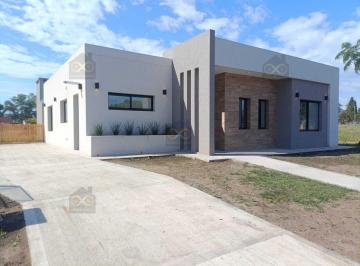 Casa · 141m² · 4 Ambientes · 1 Cochera · Casa en Venta en Santa Sofía, Pilar del Este, Pilar