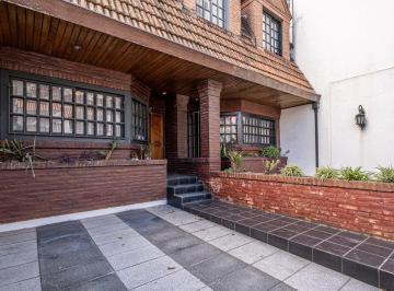 Casa · 155m² · 6 Ambientes · 1 Cochera · Triplex con Cochera y Jardin, 5 Ambientes, Venta Parque Chacabuco