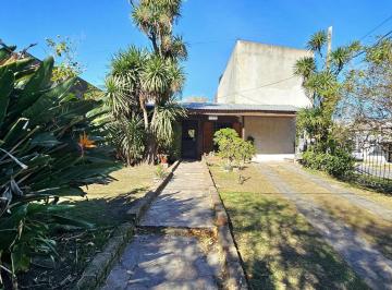 Casa · 124m² · 6 Ambientes · 1 Cochera · Casa en Venta Sobre Calle Génova, Berisso